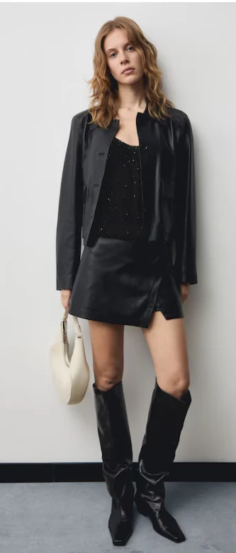 Top punto detalle lentejuelas por 7.99€